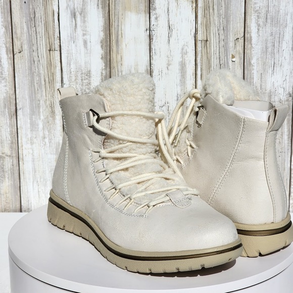 NEW - Cliffs by White Mountain Women's Happiest Lace-Up Booties - Size 9.5 - Picture 9 of 13